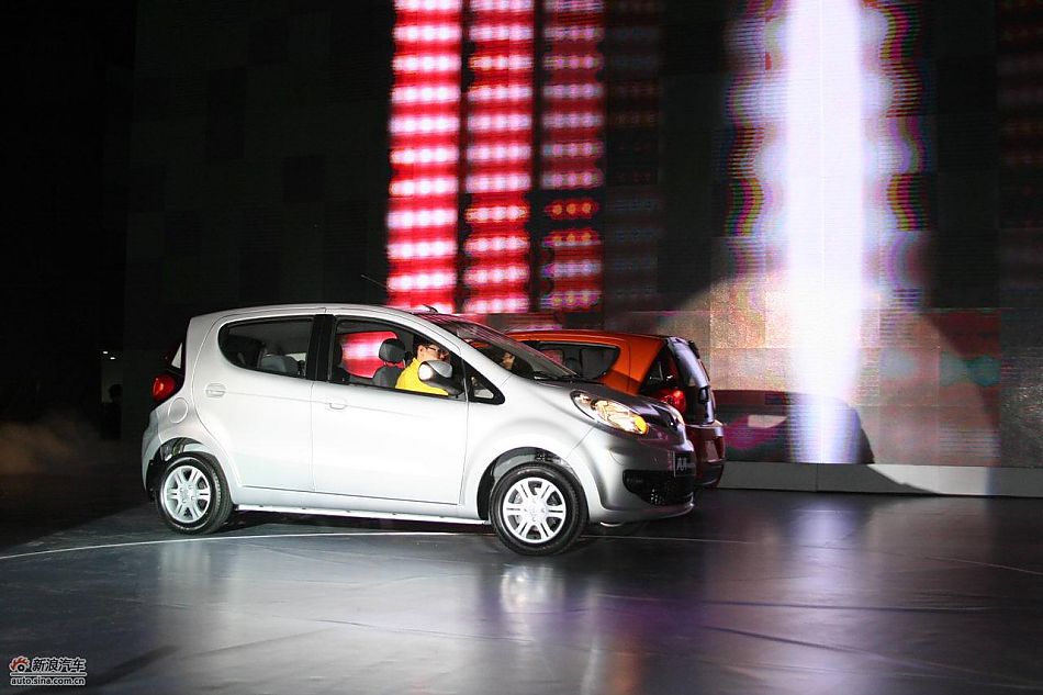 长安奔奔mini上市现场亮相