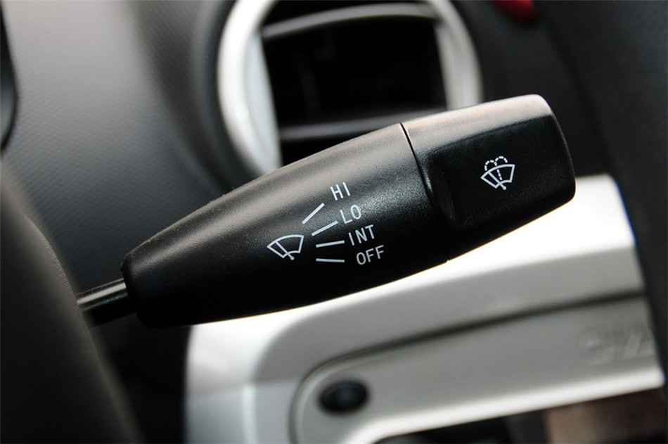 2012款 1.0L IMT 时尚版 内饰