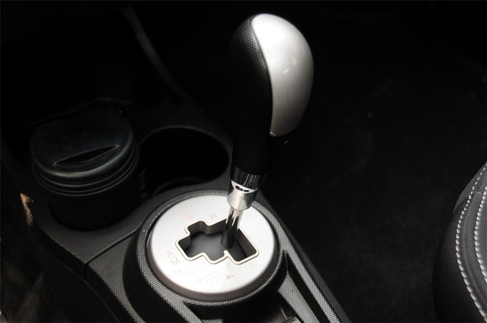 2012款 1.0L IMT 时尚版 内饰