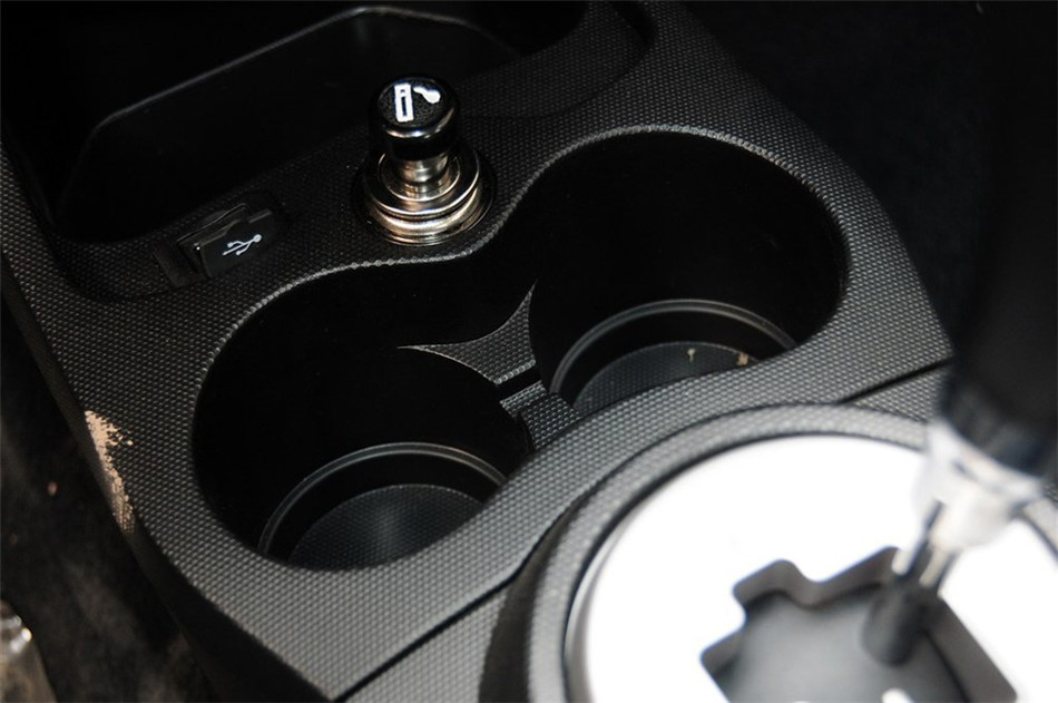 2012款 1.0L IMT 时尚版 内饰