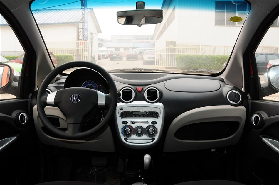 2012款 1.0L IMT 时尚版 内饰