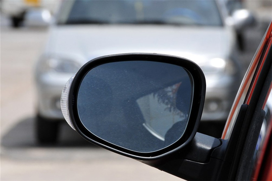 2012款 1.0L IMT 时尚版 其他