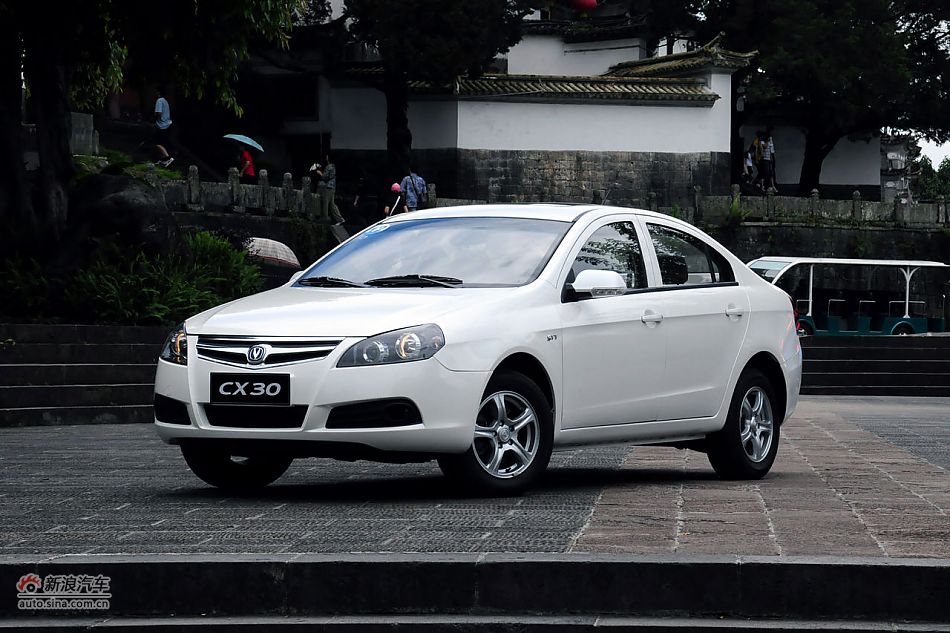 2011款CX30三厢实拍