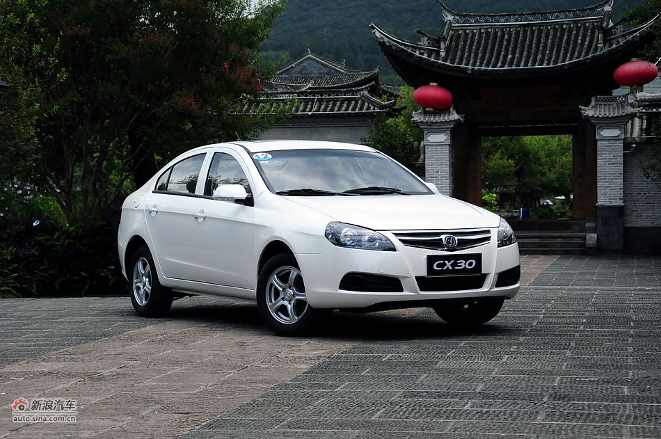 2011款CX30三厢实拍