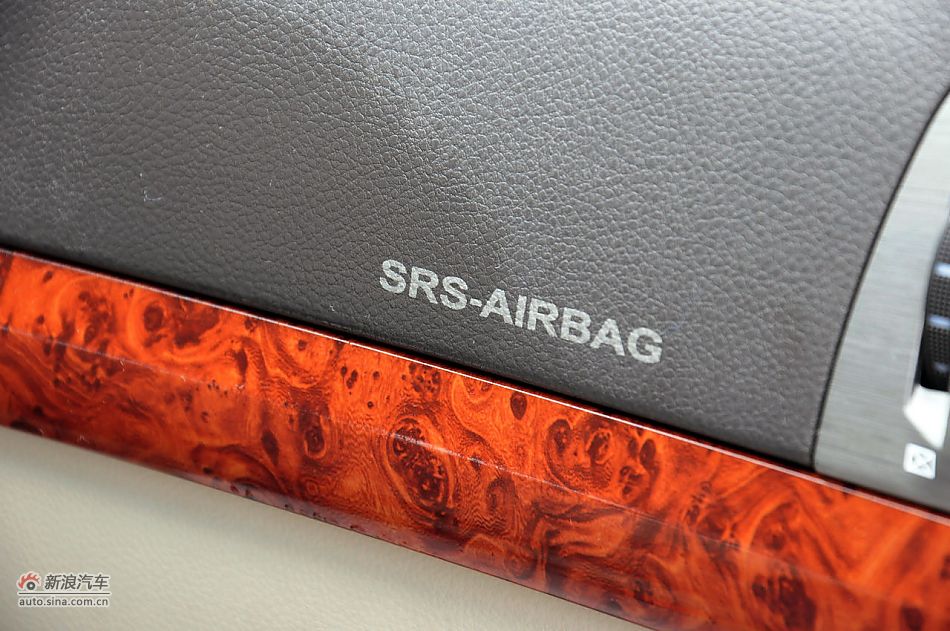 2011款CX30三厢实拍