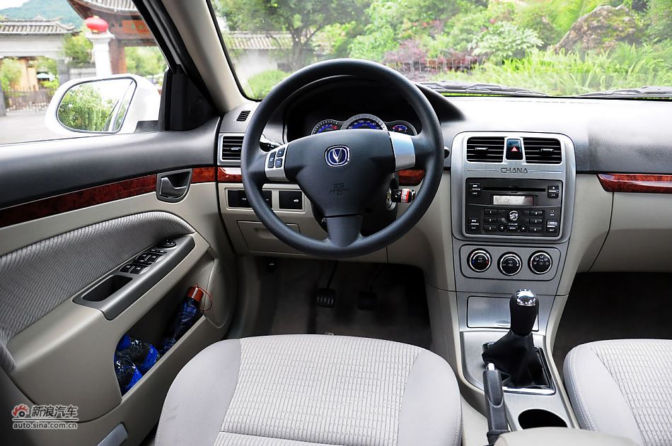 2011款CX30三厢实拍