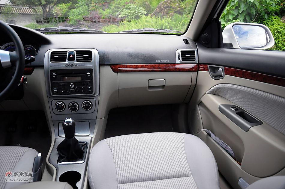 2011款CX30三厢实拍