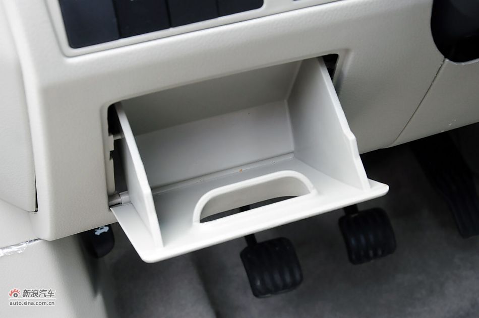 2011款CX30三厢实拍