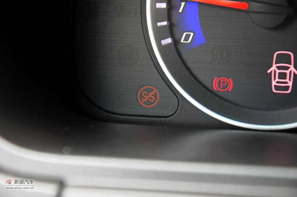 2011款CX30三厢实拍