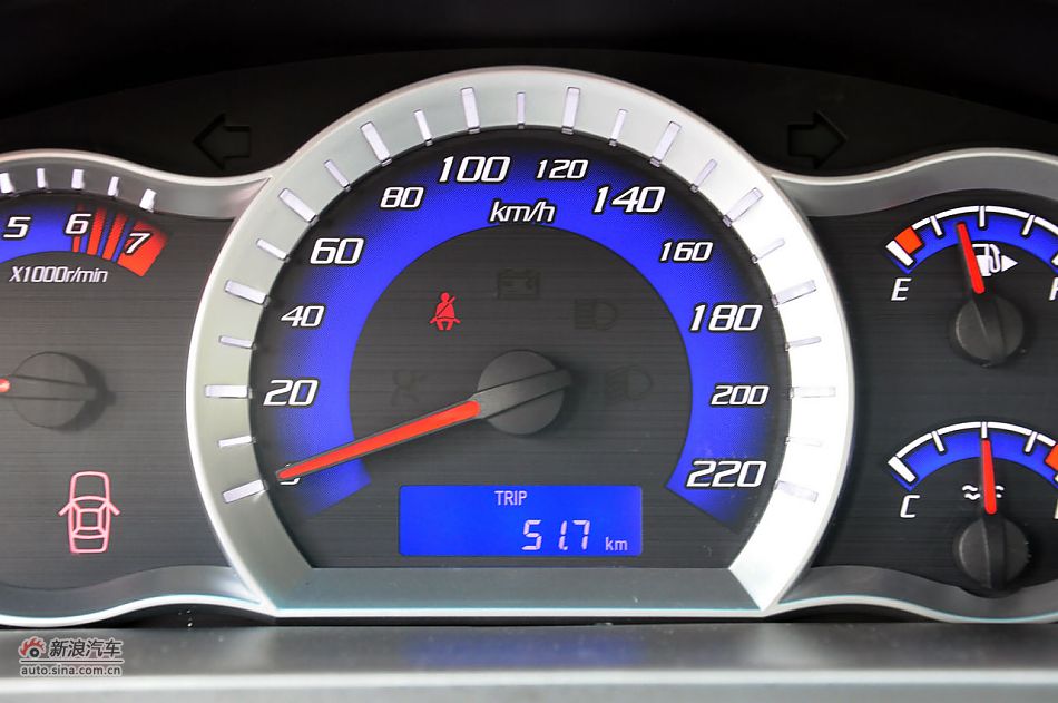 2011款CX30三厢实拍