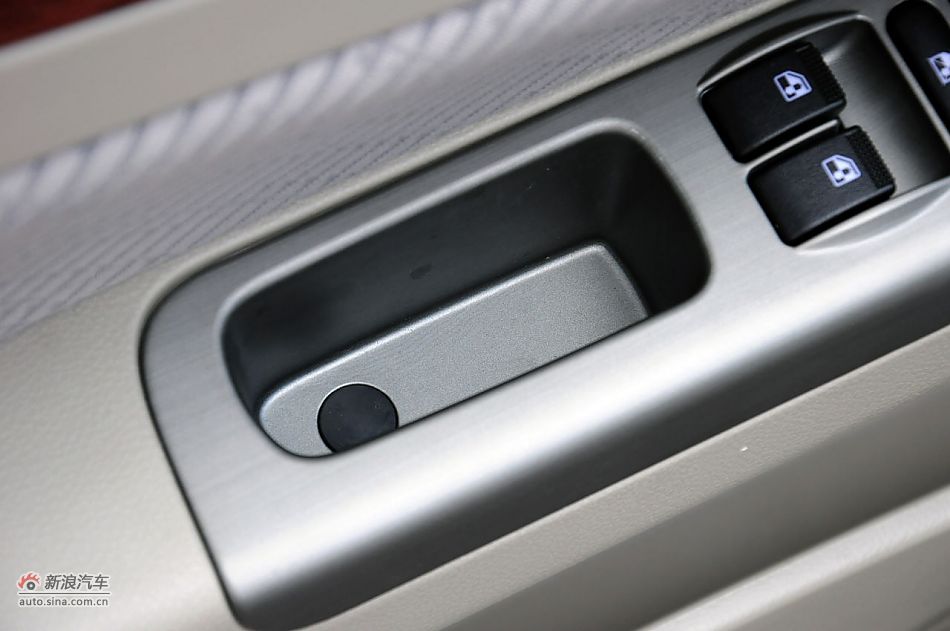 2011款CX30三厢实拍