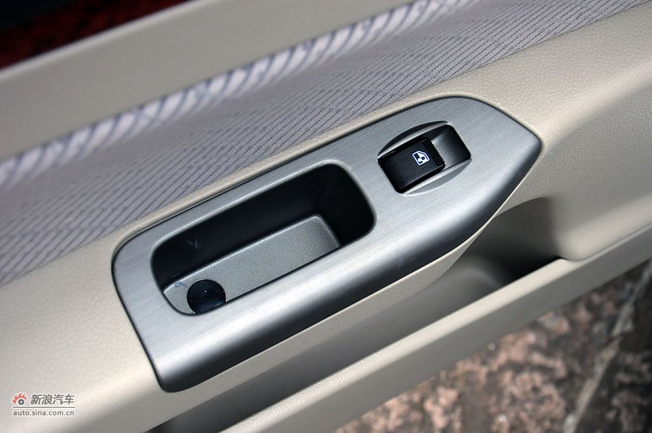 2011款CX30三厢实拍