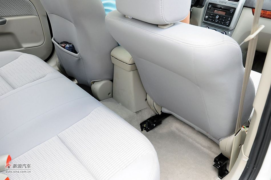 2011款CX30三厢实拍