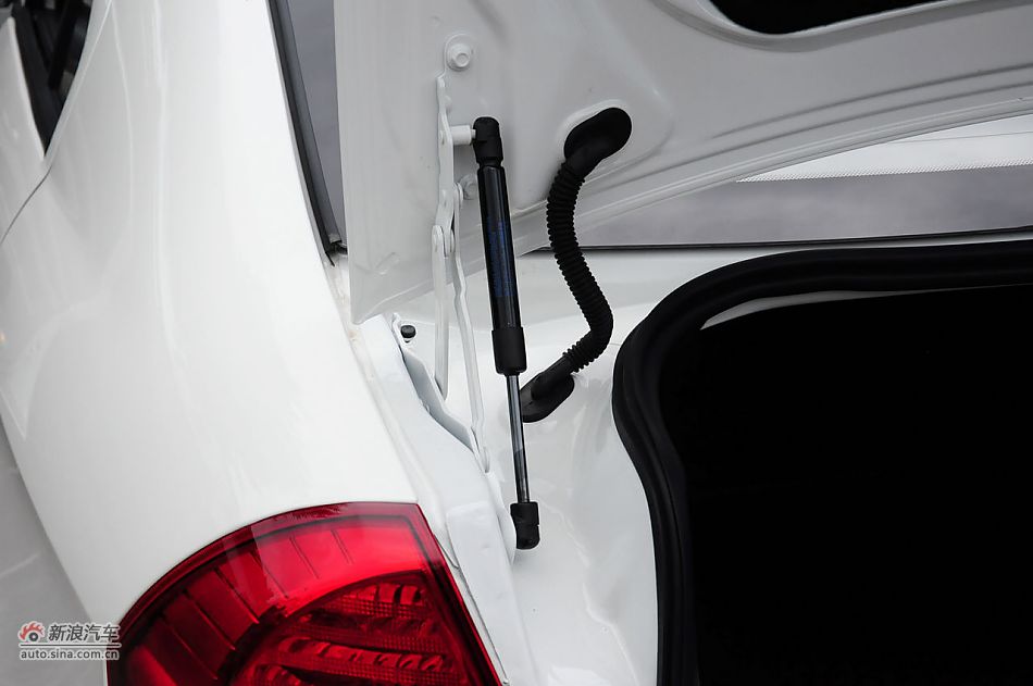 2011款CX30三厢实拍