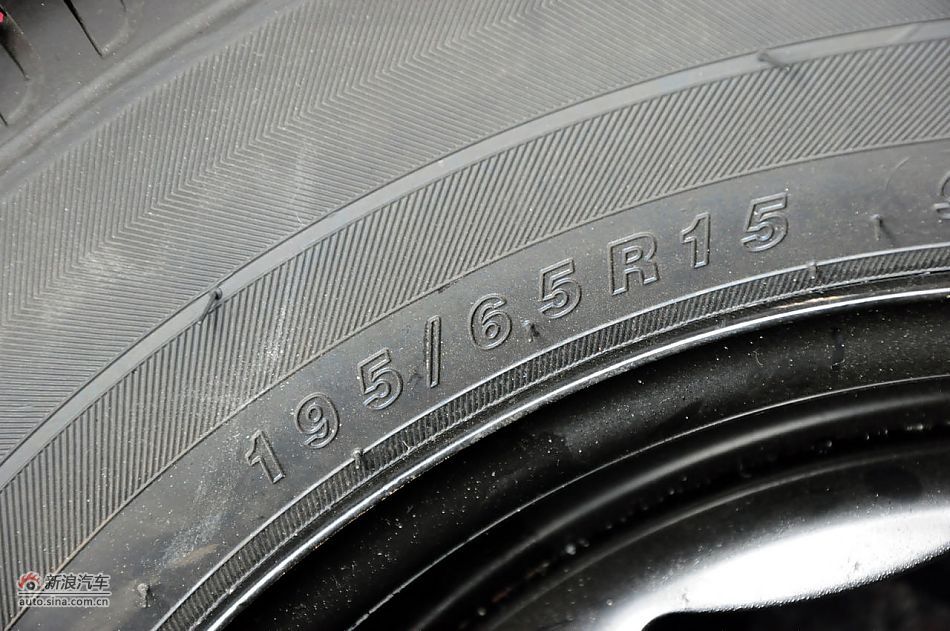 2011款CX30三厢实拍