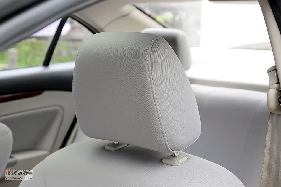 2011款CX30三厢实拍