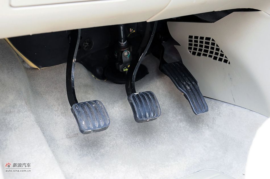 2011款CX30三厢实拍