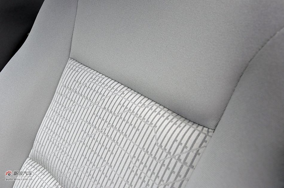 2011款CX30三厢实拍