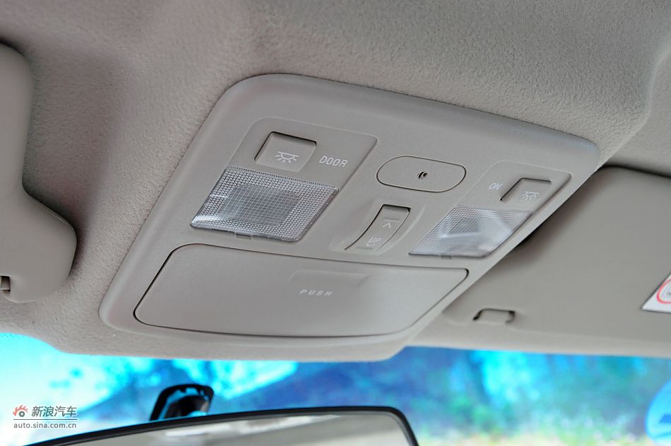 2011款CX30三厢实拍