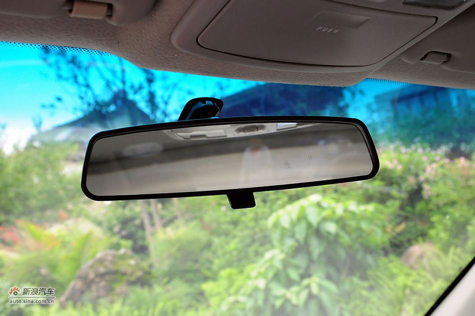 2011款CX30三厢实拍