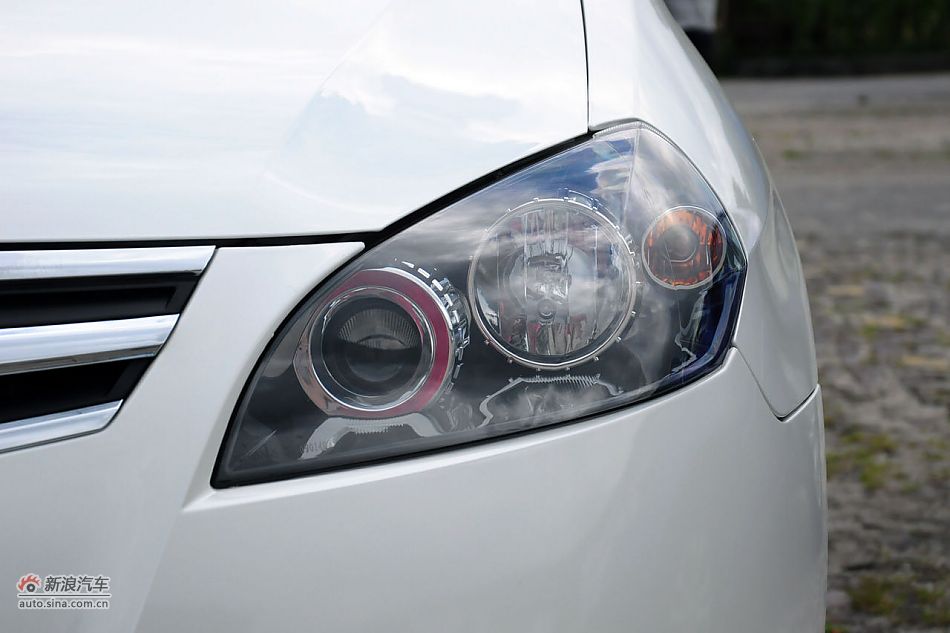 2011款CX30三厢实拍