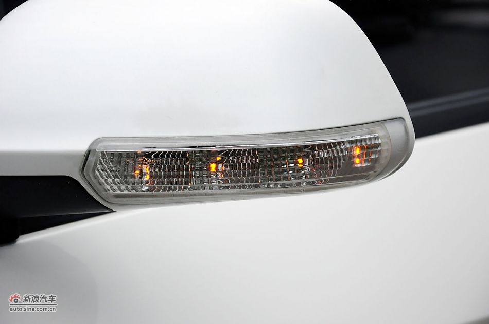 2011款CX30三厢实拍