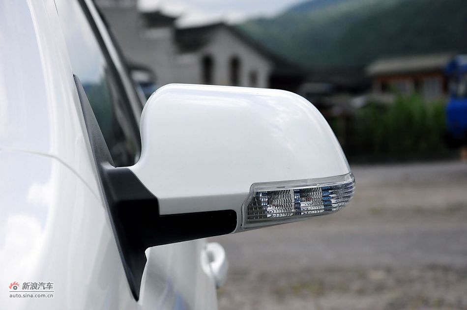 2011款CX30三厢实拍