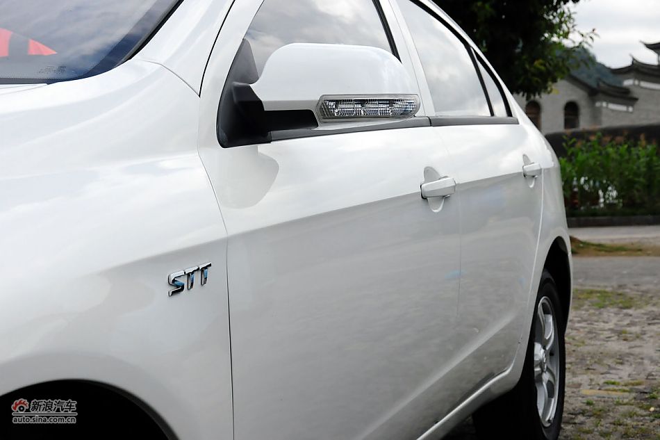 2011款CX30三厢实拍