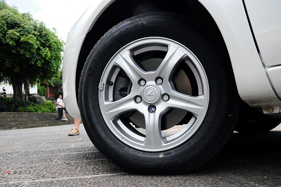 2011款CX30三厢实拍