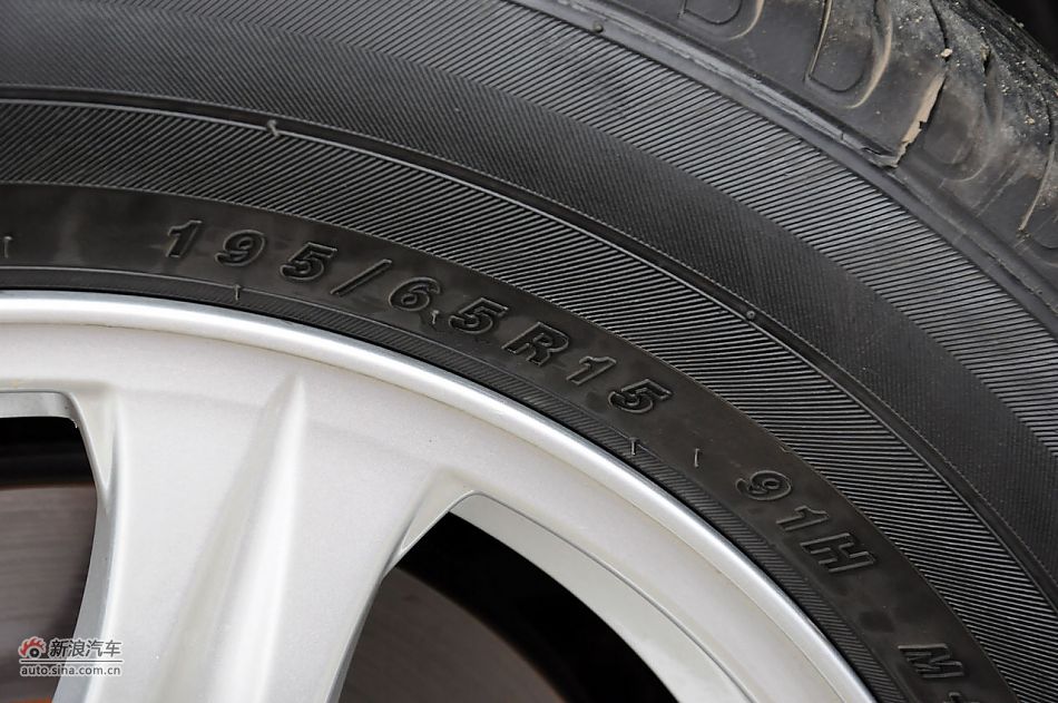 2011款CX30三厢实拍