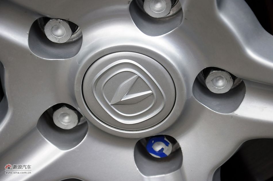 2011款CX30三厢实拍