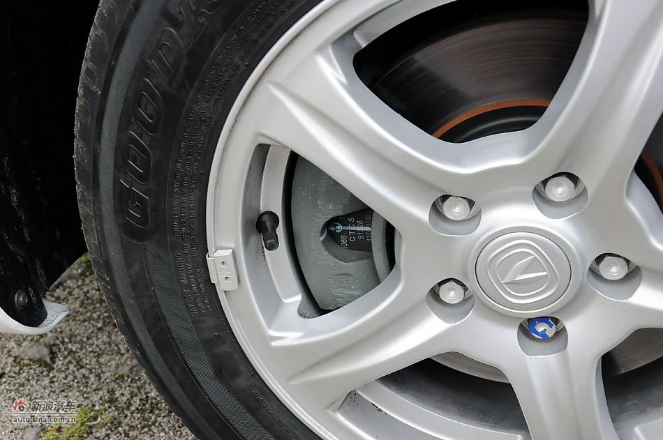 2011款CX30三厢实拍