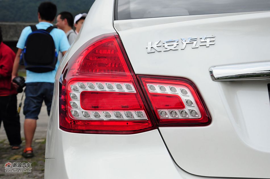 2011款CX30三厢实拍