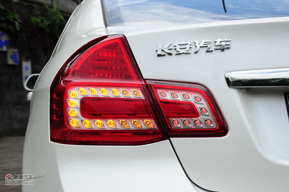 2011款CX30三厢实拍