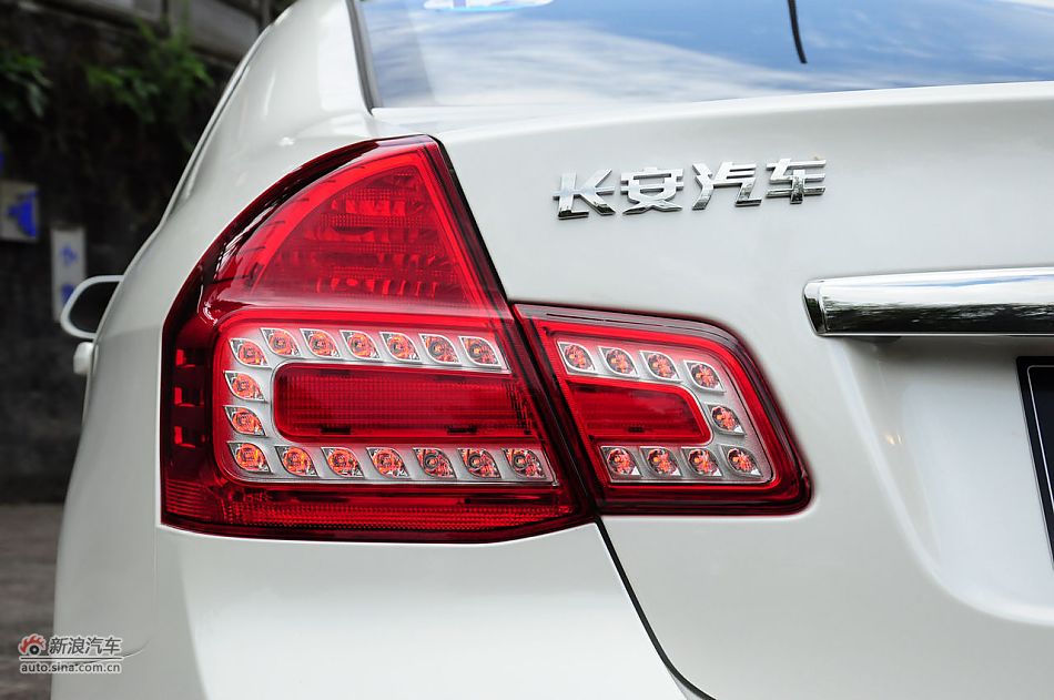 2011款CX30三厢实拍