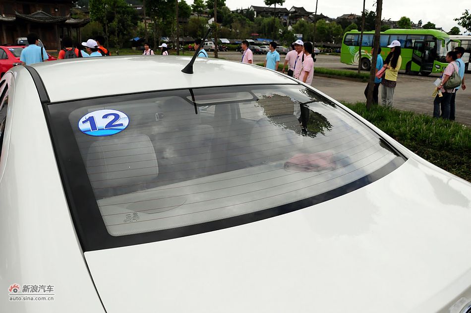 2011款CX30三厢实拍