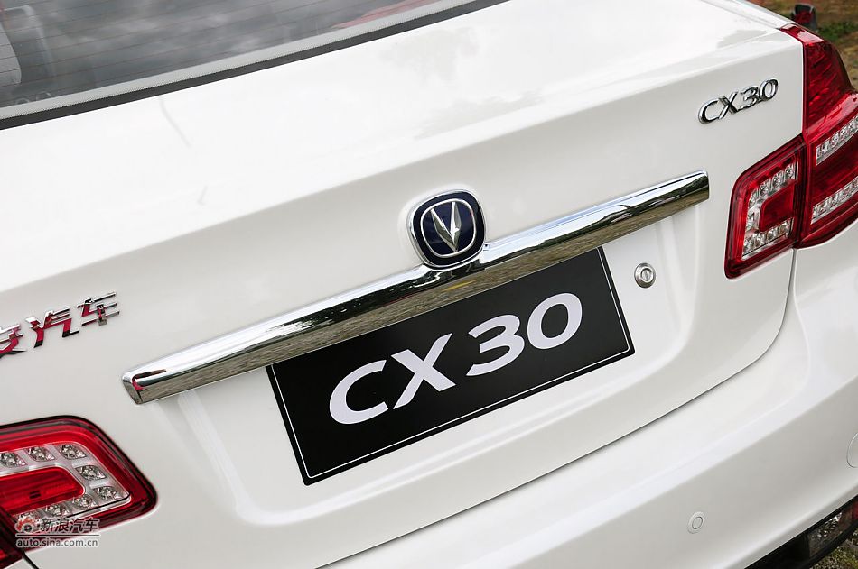 2011款CX30三厢实拍