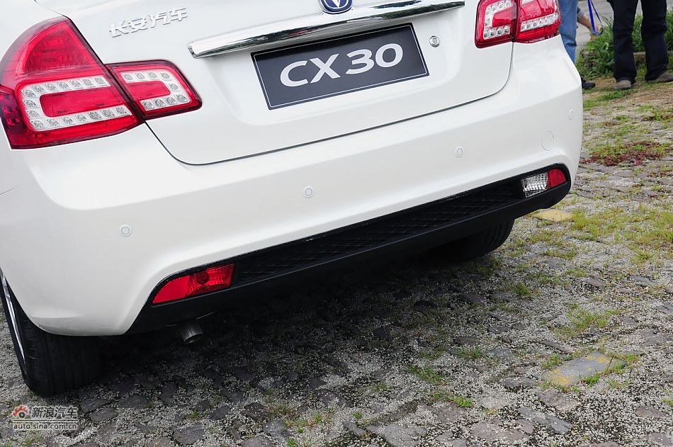 2011款CX30三厢实拍