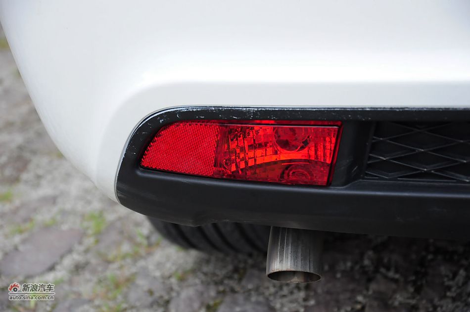 2011款CX30三厢实拍