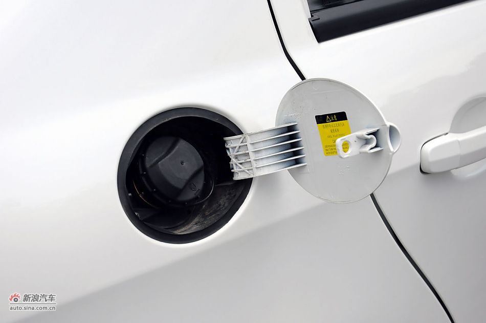 2011款CX30三厢实拍