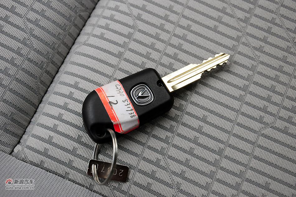 2011款CX30三厢实拍