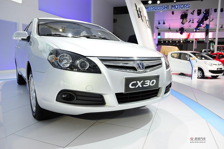 CX30三厢