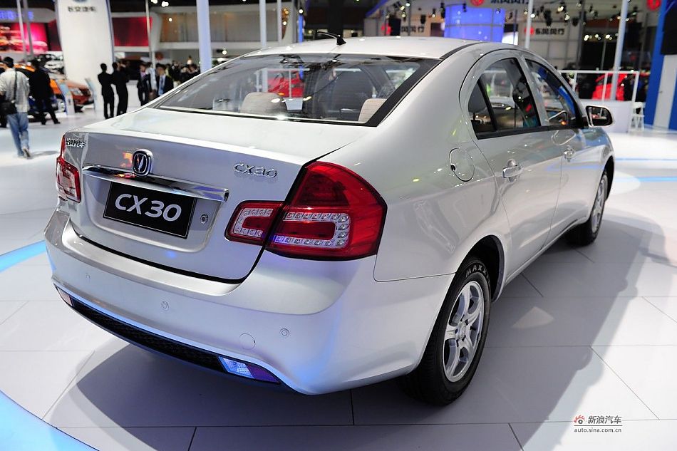 CX30三厢