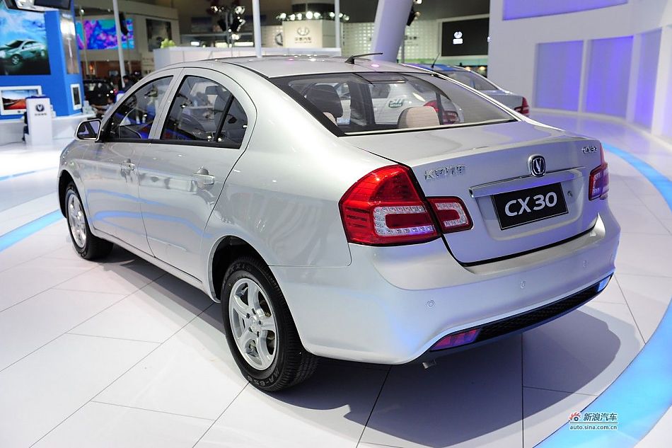CX30三厢