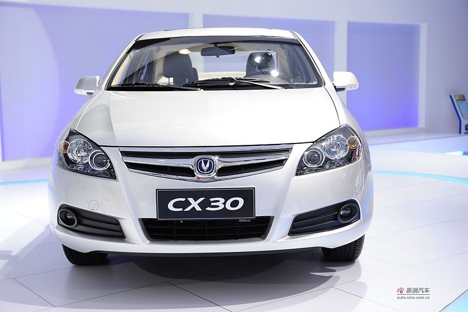 CX30三厢