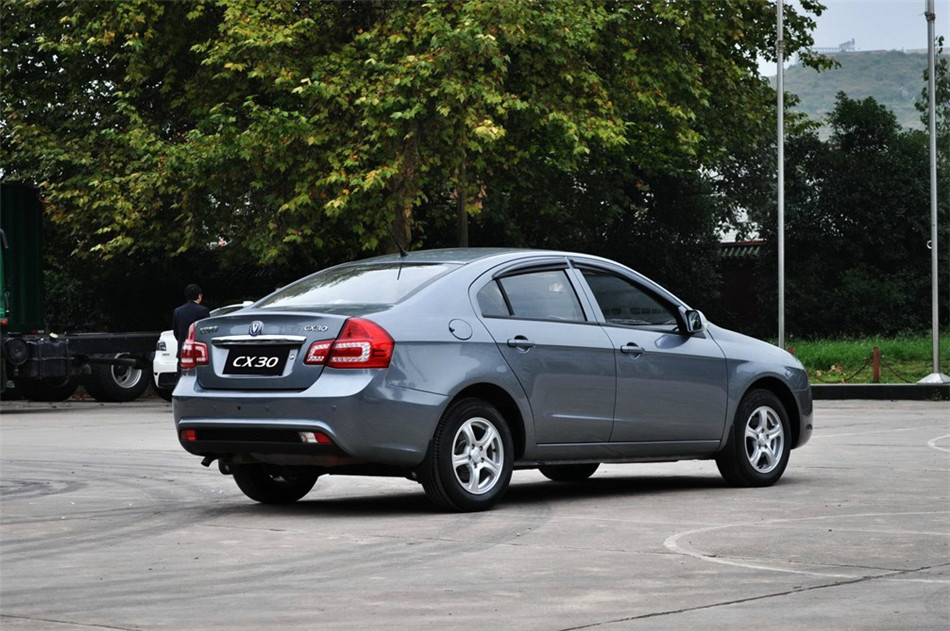 2012款 1.6L MT 豪华低碳版 外观