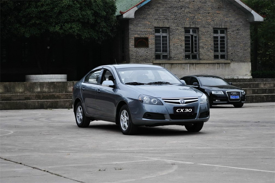 2012款 1.6L MT 豪华低碳版 外观
