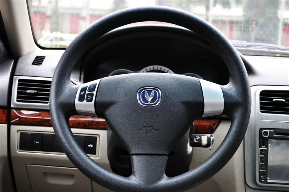 2012款 1.6L MT 豪华低碳版 内饰