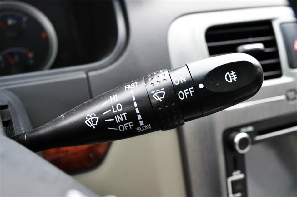 2012款 1.6L MT 豪华低碳版 内饰