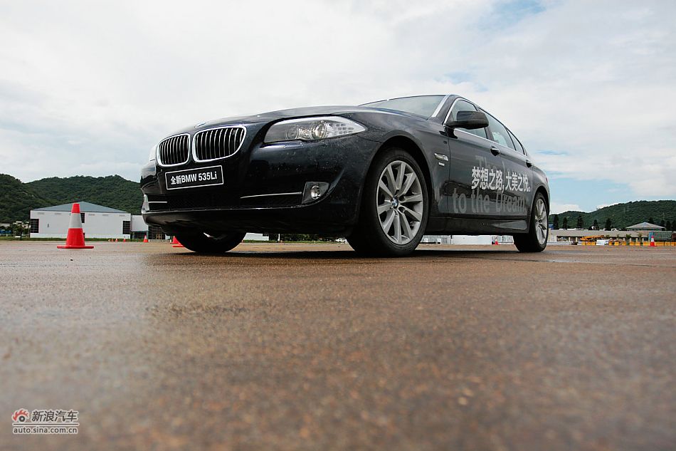 2011款宝马535Li行政型外观图片